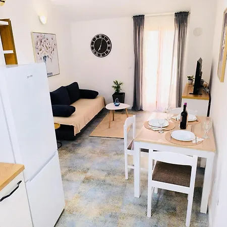 Silvana Apartman *
